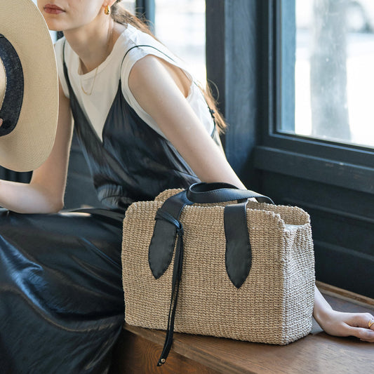 POMTATA 「Square Basket bag」 Color: Natural x Black