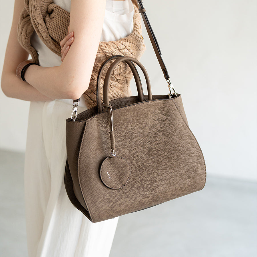 Leather tote bag 「Crymit (Version 3)」 color：Taupe