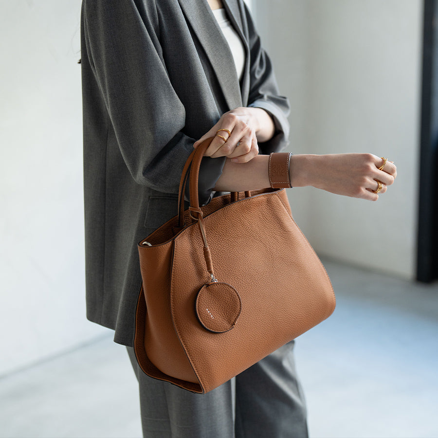 Leather tote bag 「Crymit (Version 3)」 color：Camel