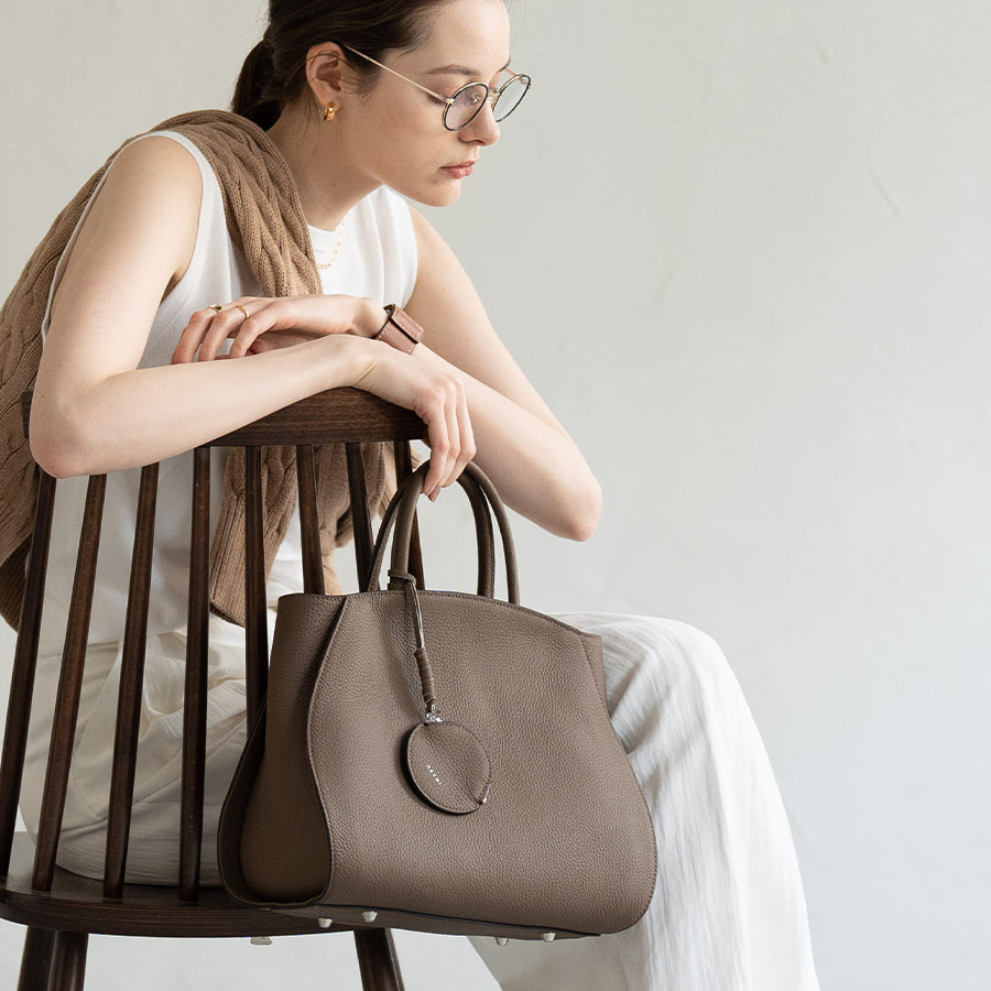 Leather tote bag 「Crymit (Version 3)」 Color：Taupe