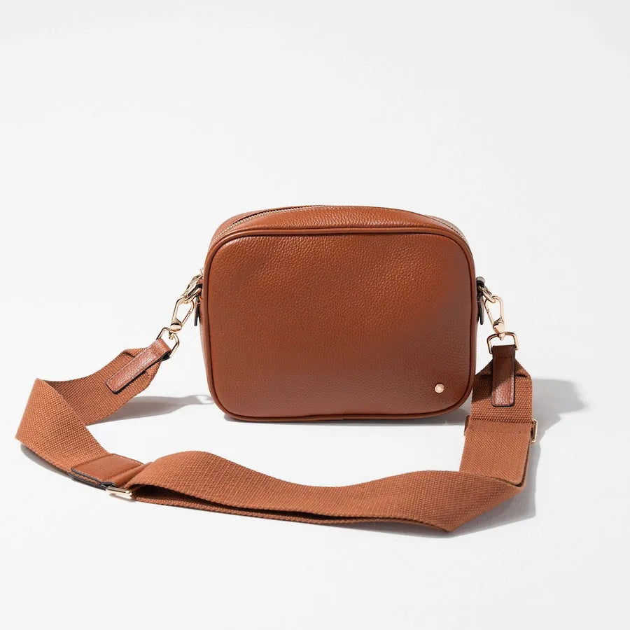 Shoulder bag "Conwy”. Color:Camel (Gold hardware)