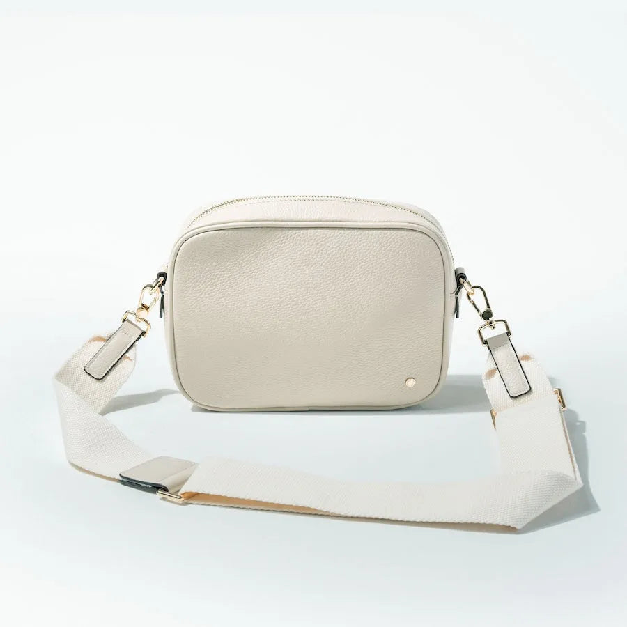 Shoulder bag "Conwy”. Color:Light beige (Gold hardware)