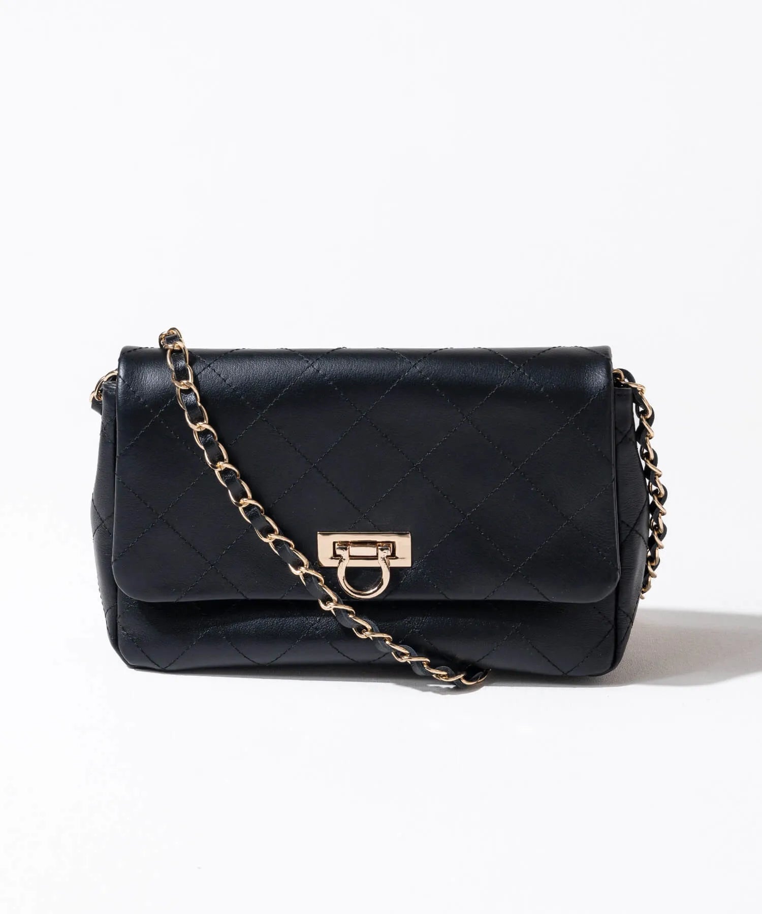 Shoulder bag "Baldone M" Color:Black (Gold-color hardware)