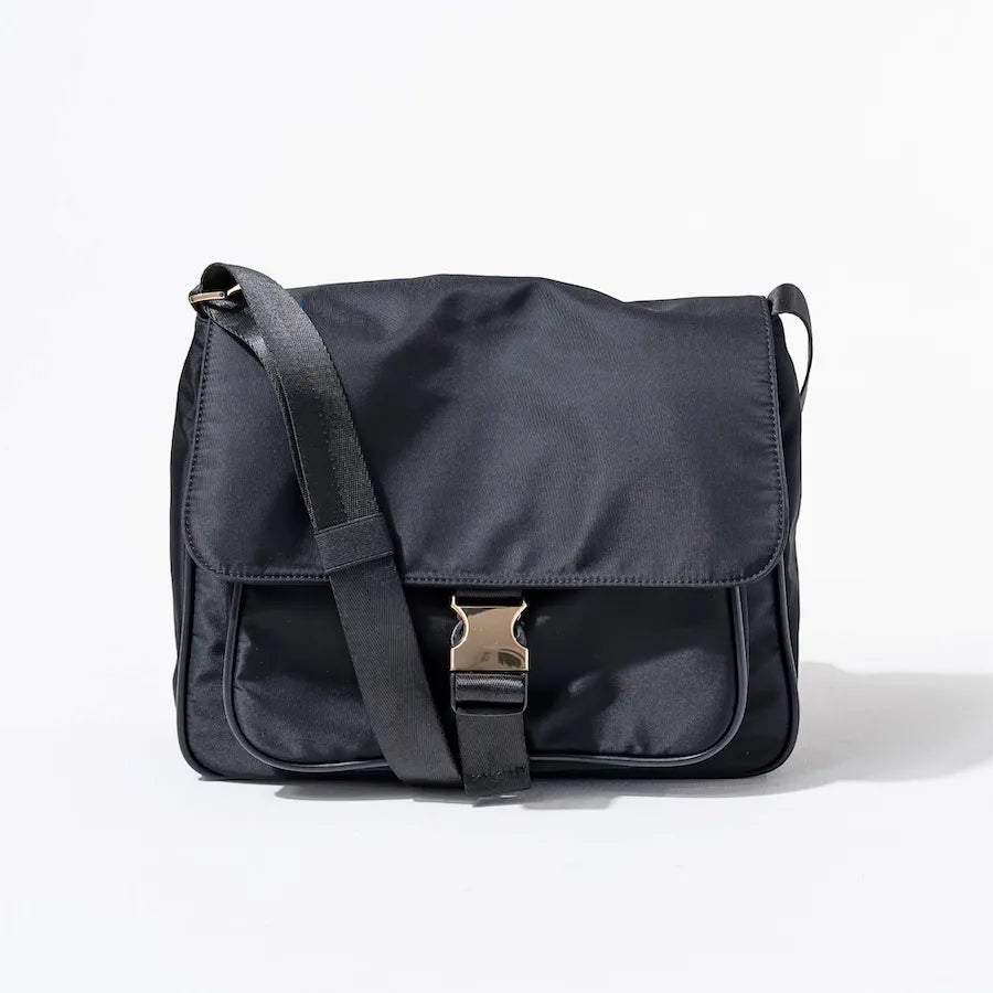 Nylon Shoulder bag "Lenum" Color:Black