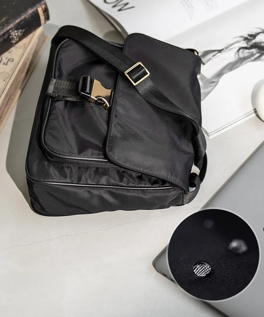 Nylon Shoulder bag "Lenum" Color:Black