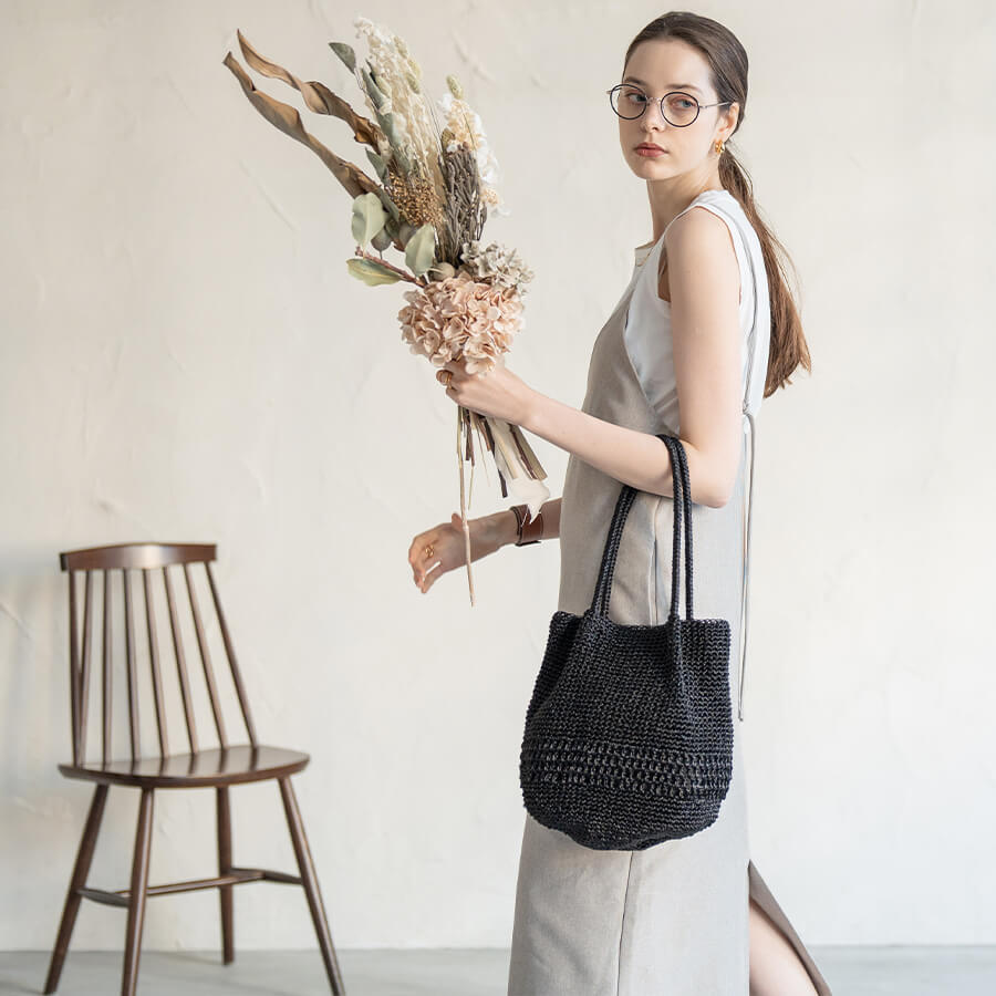 Metallic cord knit basket bag「Lunenta」 Color: Black