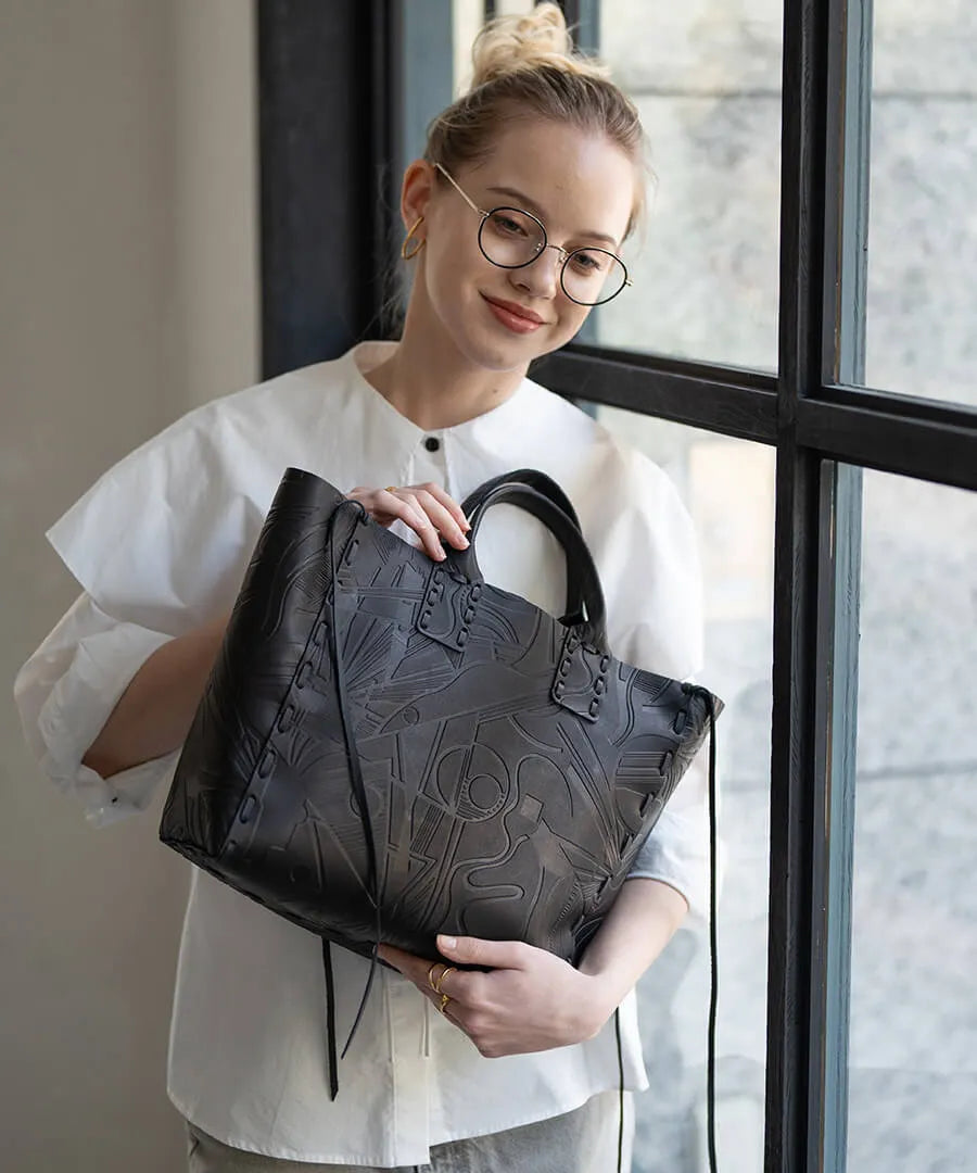 POMTATA Leather Tote