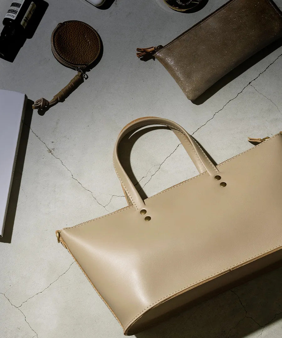 Hand bag "Recte" Color:Greige