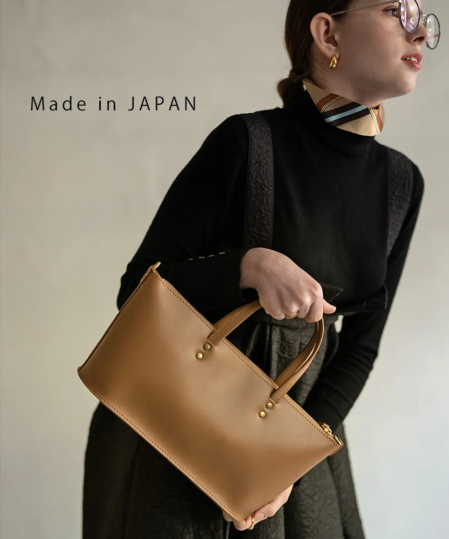 Hand bag "Recte" Color:Camel