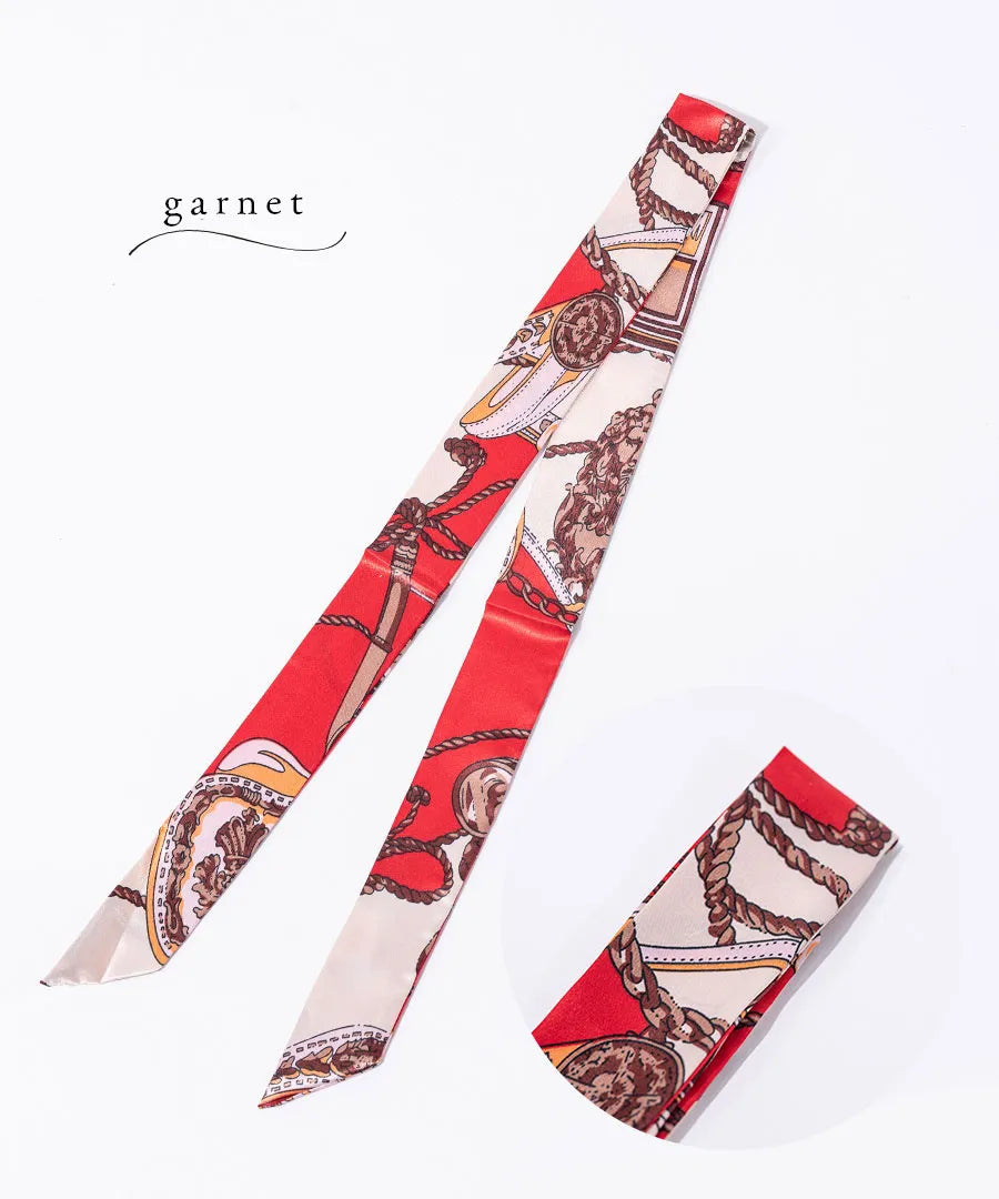 Scarf Color:garnet